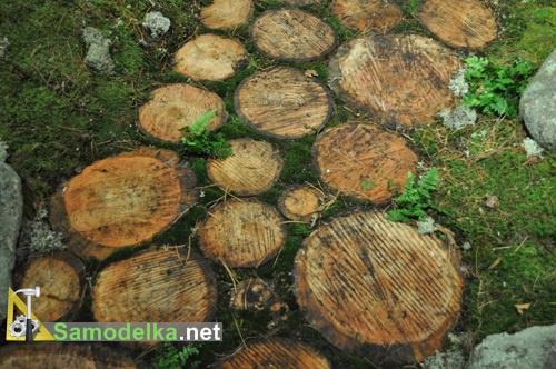 оформление садовых дорожек из спилов дерева оформление садовых дорожек из спилов дерева