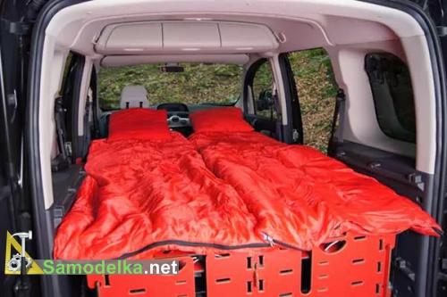 кровать в раскладной кемпинге 
