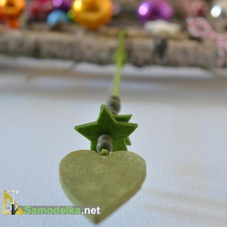 завершающий элемент настенной елки - подвеска с сердцем и звездами завершающий элемент настенной елки - подвеска с сердцем и звездами