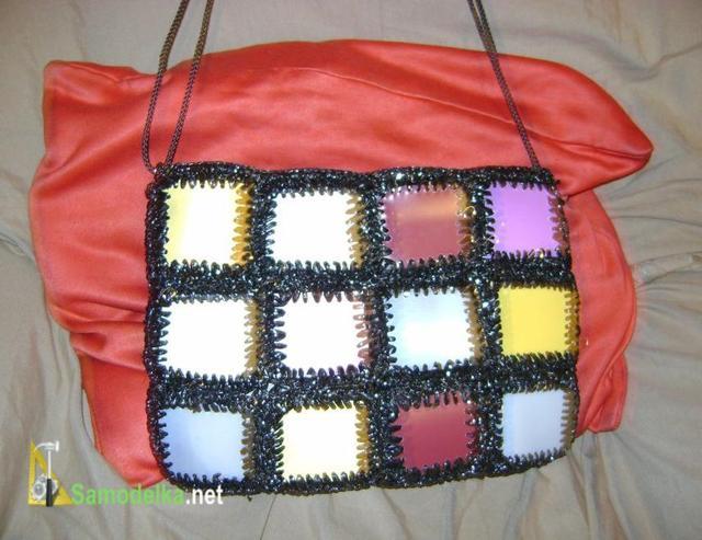 самодельная сумка плетеная крючком из пленки от видеокассет
