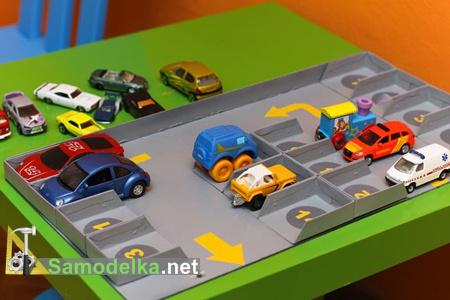 Парковка для игрушечных авто и моделей.